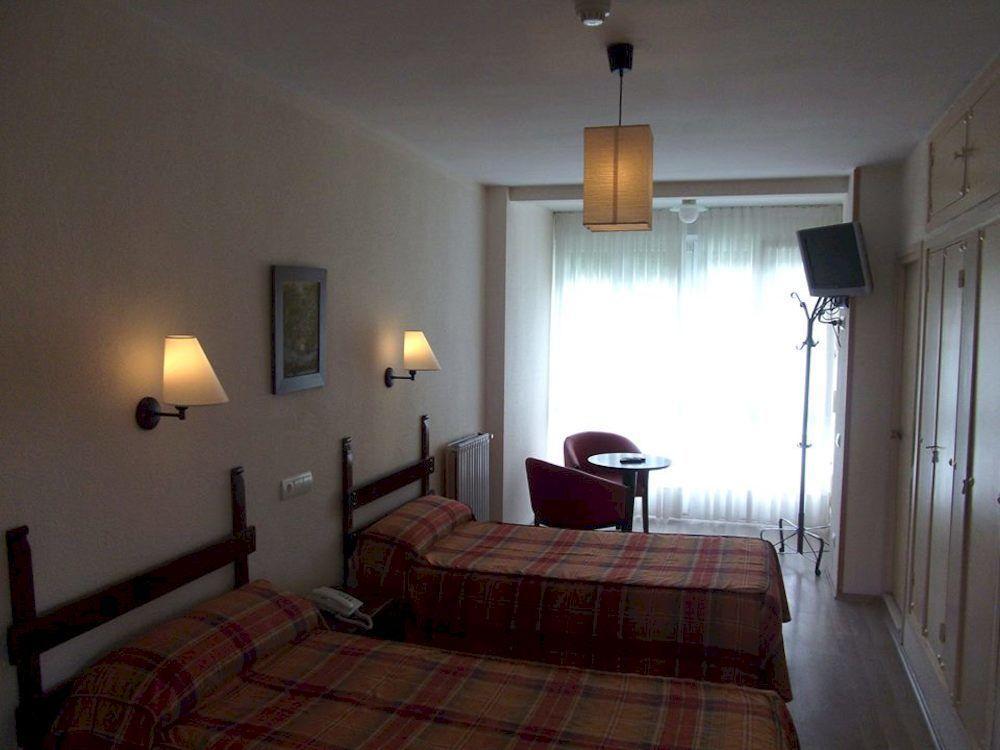 Hotel Termas De Lierganes Exterior photo