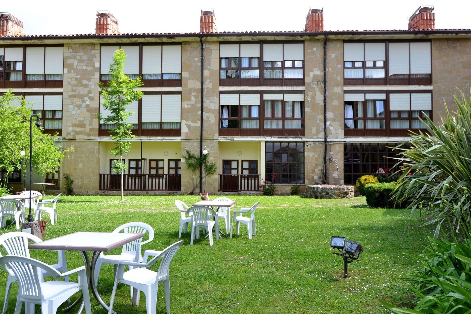 Hotel Termas De Lierganes Exterior photo